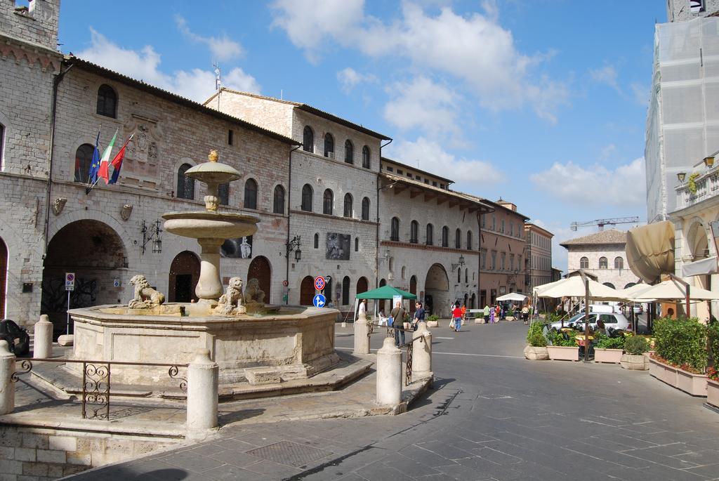 Albergo La Rocca Assisi Exterior foto